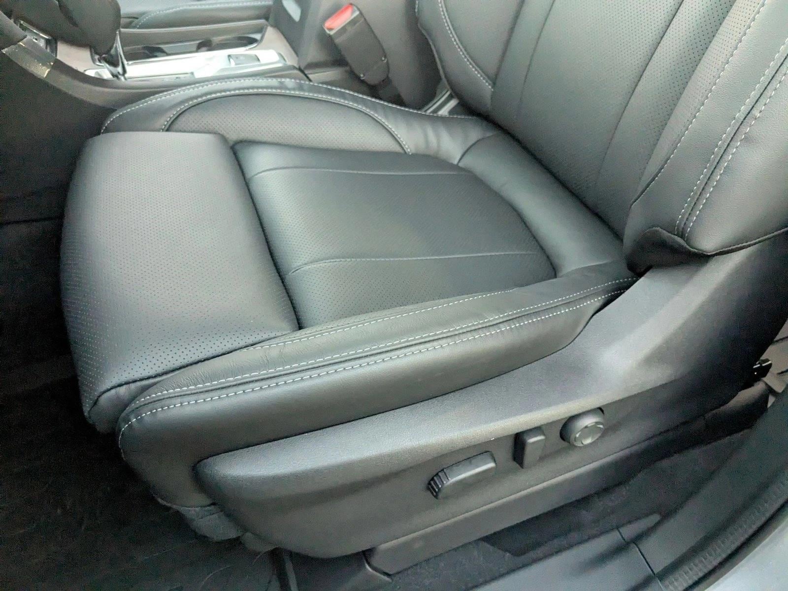 2025 Subaru Ascent Touring photo 4