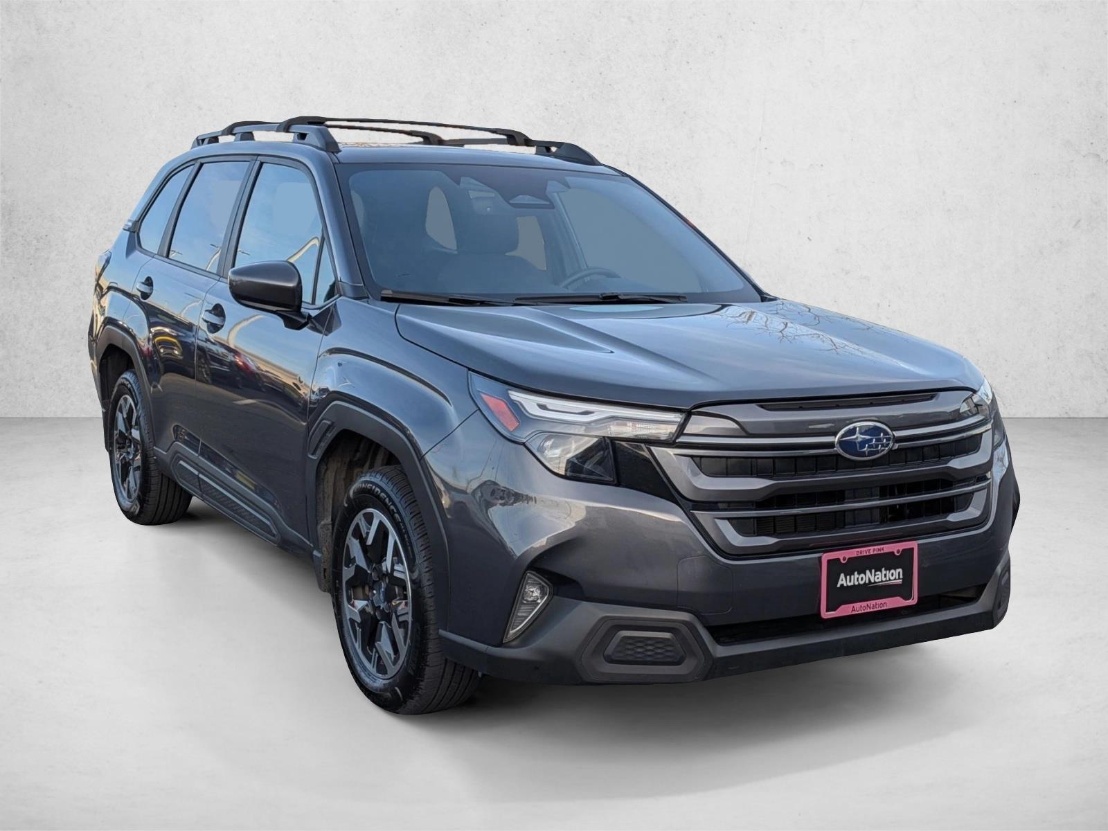2025 Subaru Forester Premium photo 3