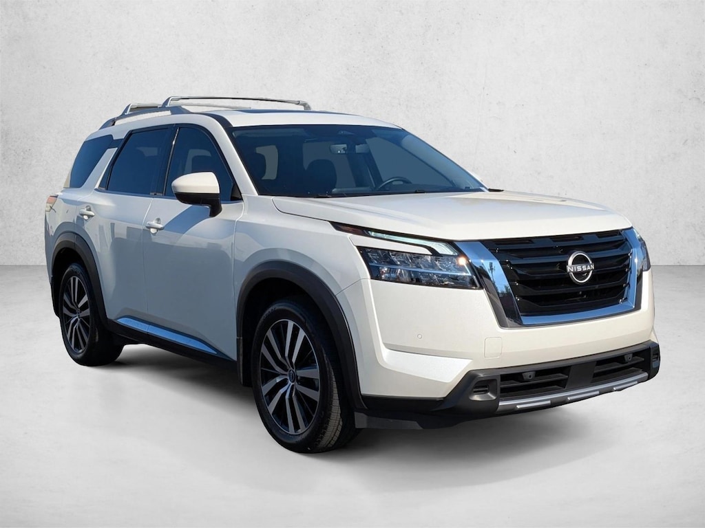 Used 2024 Nissan Pathfinder Platinum SUV