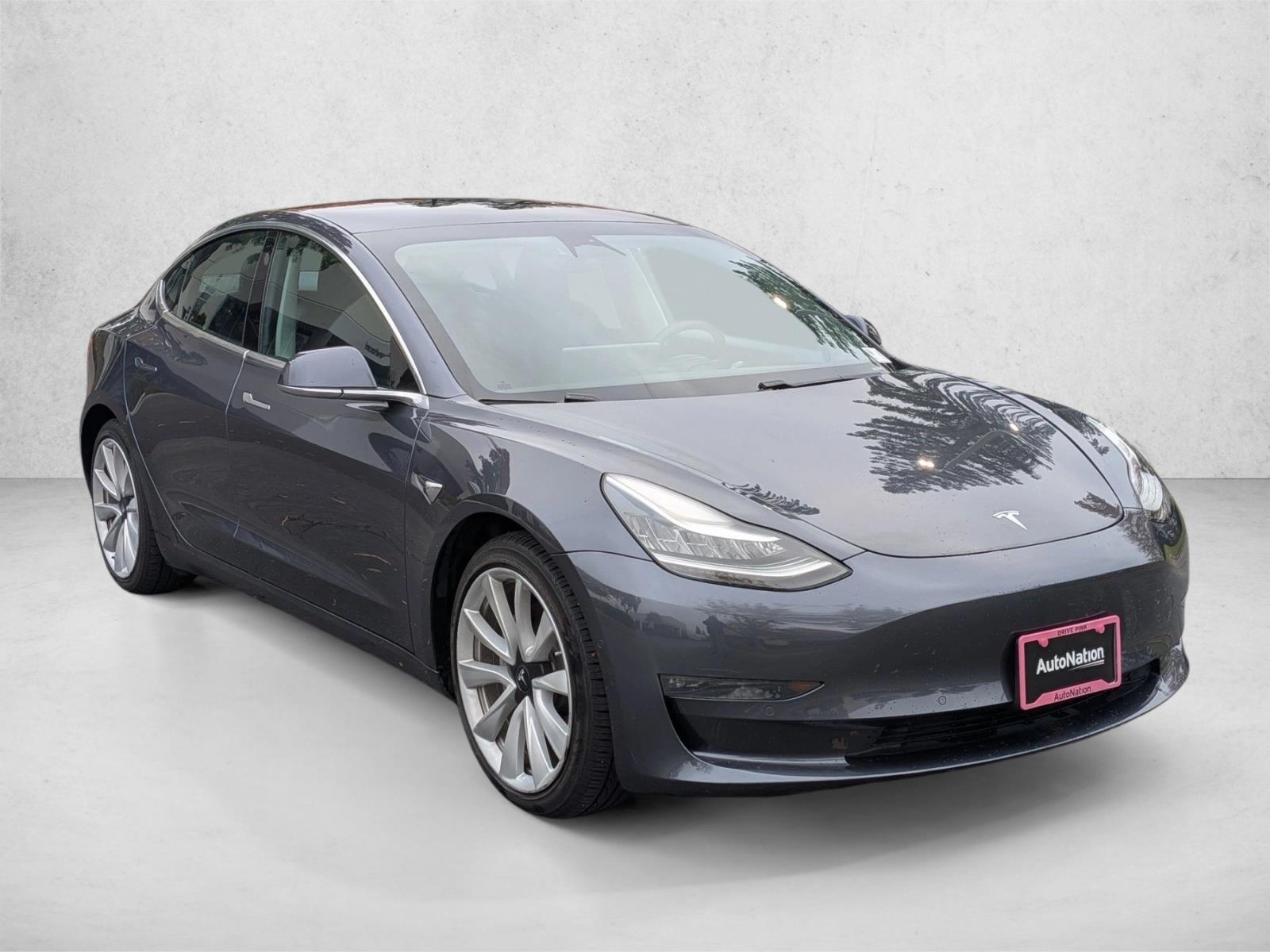 2020 Tesla Model 3 Long Range photo 3