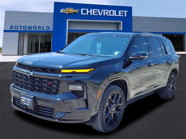 2025 Chevrolet Traverse RS photo 2