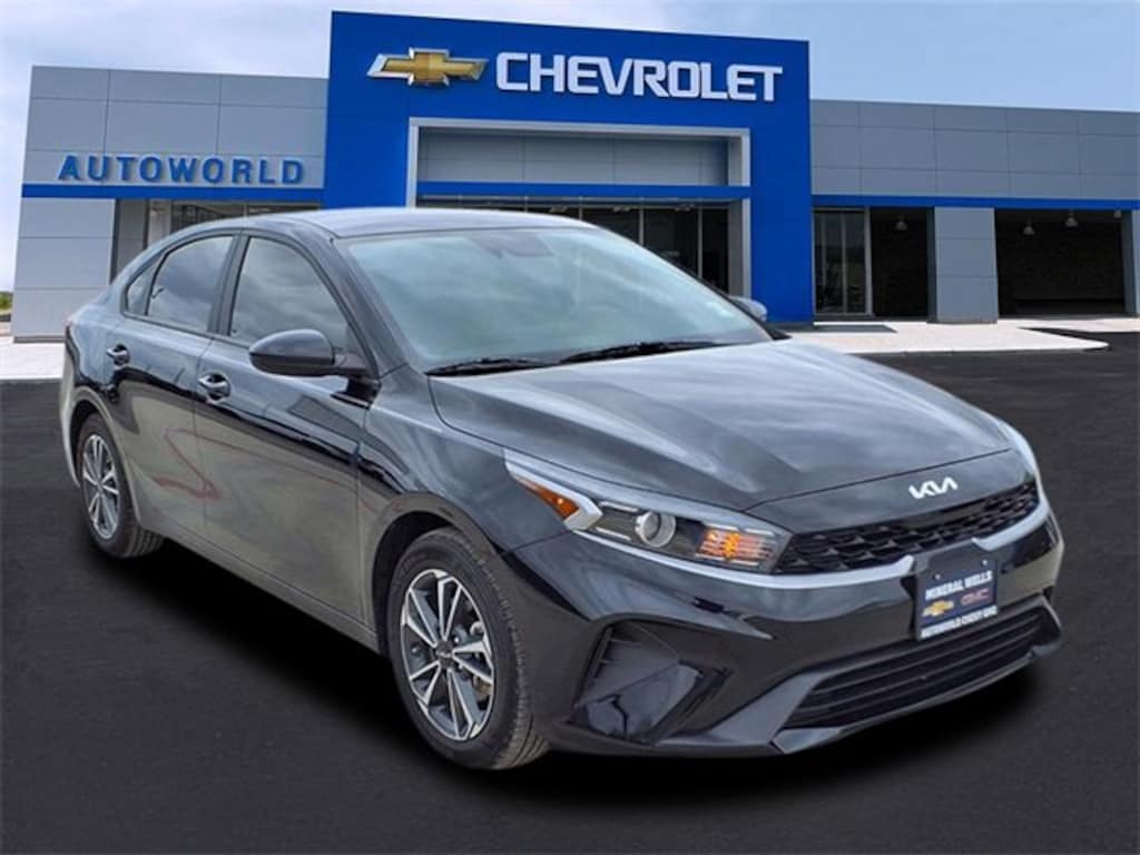 Used 2024 Kia Forte LXS