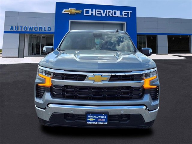 2026 Chevrolet Silverado 1500 LT photo 2