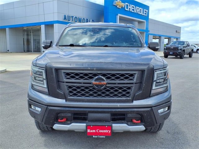 2020 Nissan Titan PRO-4X photo 2