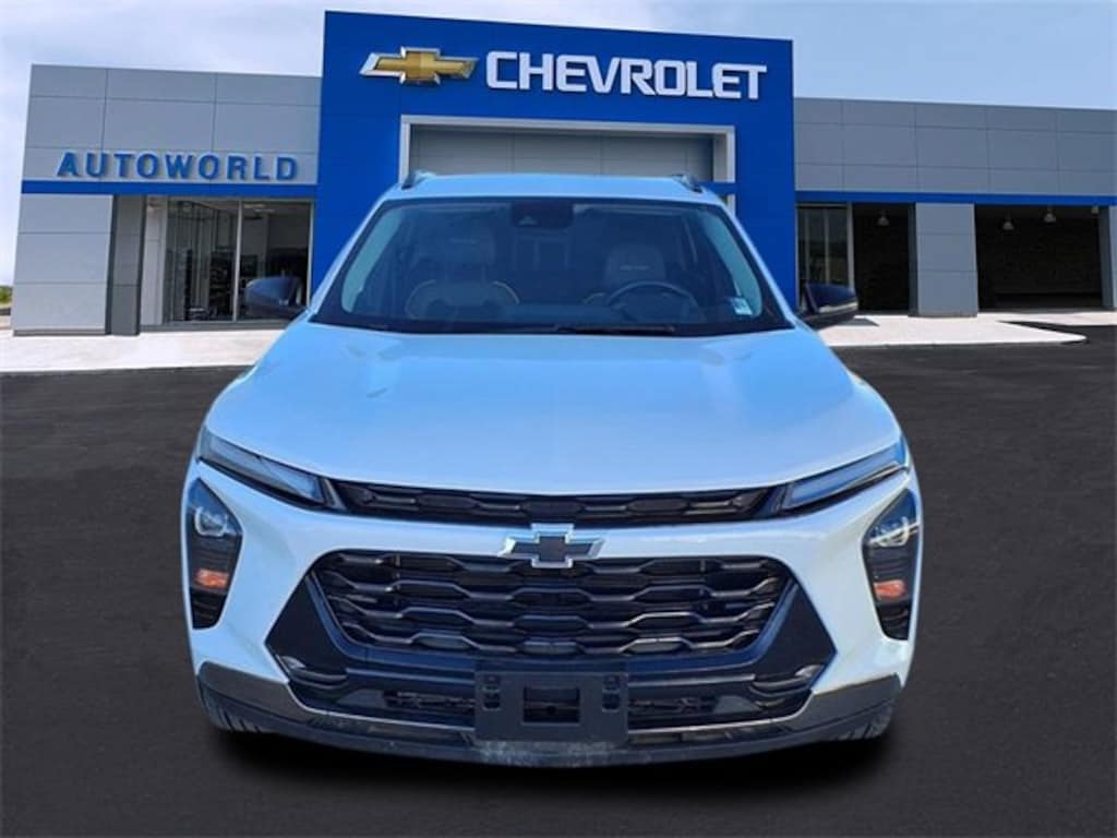 Used 2025 Chevrolet Trax Activ SUV