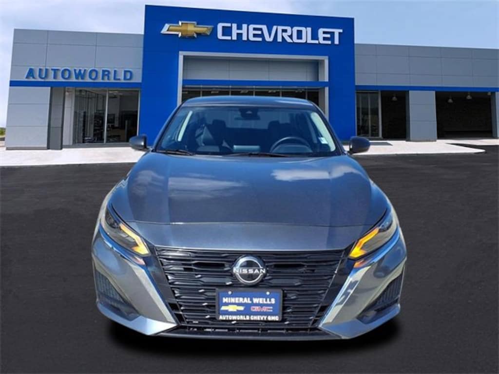 Used 2024 Nissan Altima 2.5 SV