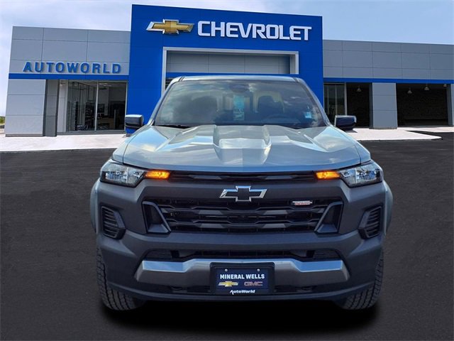 2026 Chevrolet Colorado Trail Boss photo 2