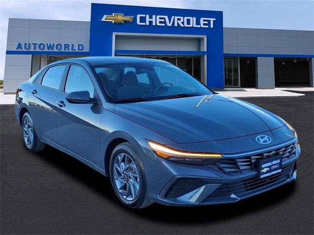 2024 Hyundai Elantra SEL's photo