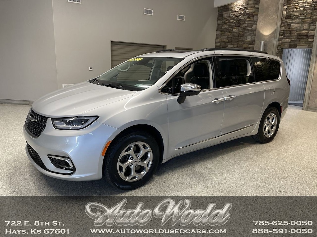 Used 2023 Chrysler Pacifica Limited Van Passenger Van