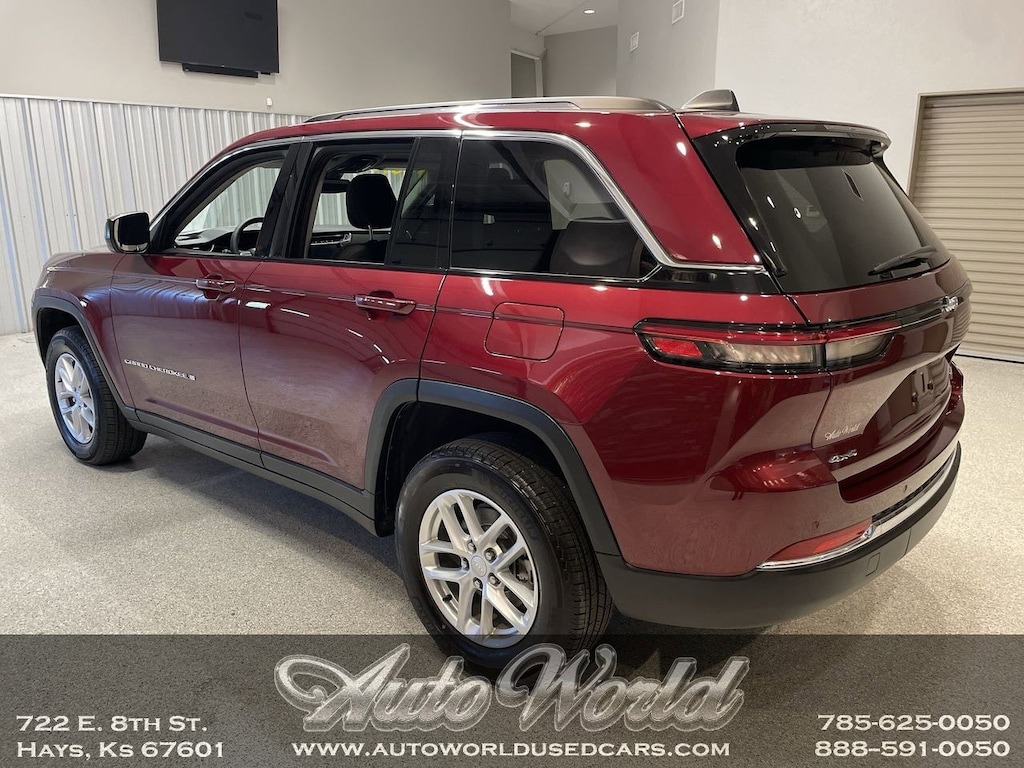 Used 2023 Jeep Grand Cherokee Laredo SUV