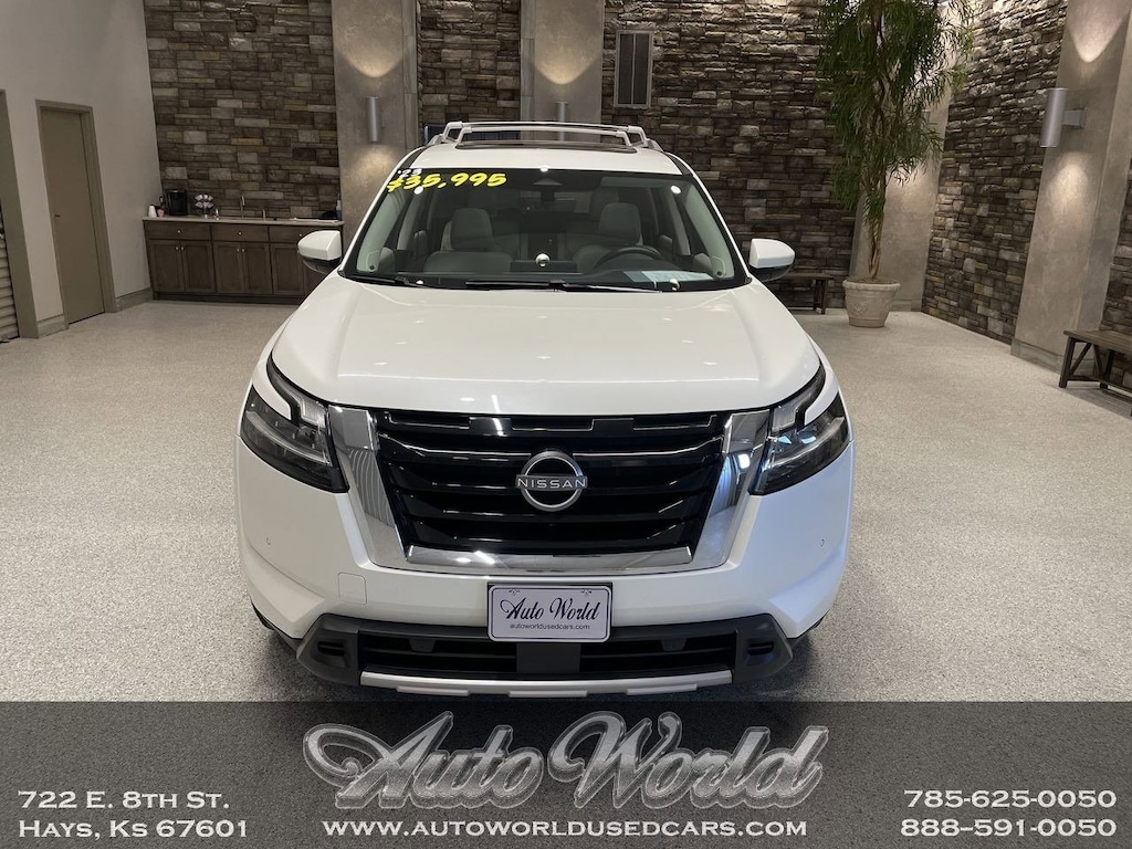 Used 2023 Nissan Pathfinder SL SUV