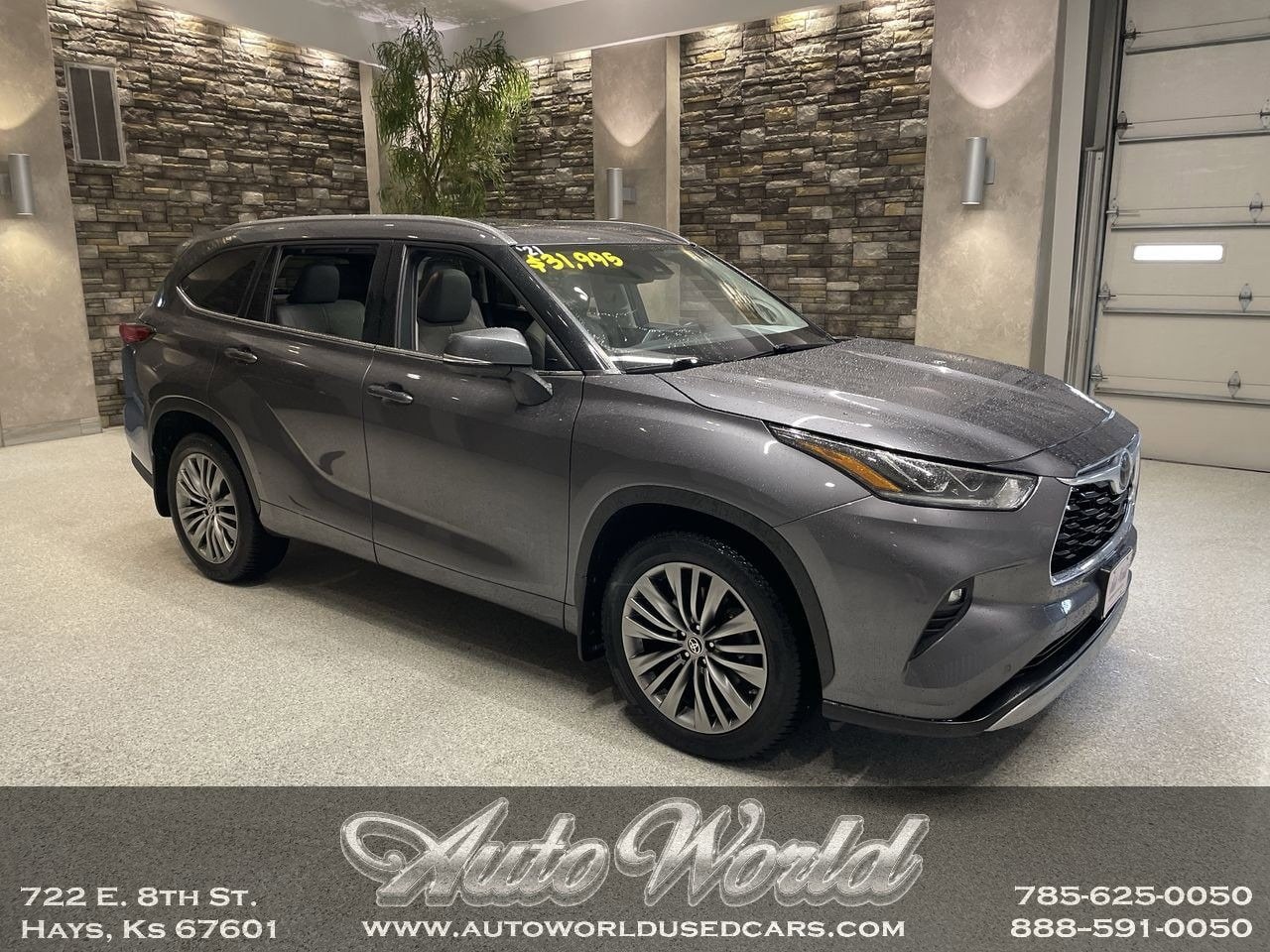 2021 Toyota Highlander Platinum's photo
