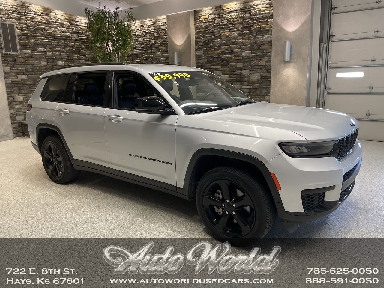 2023 Jeep Grand Cherokee L Altitude 4x4's photo