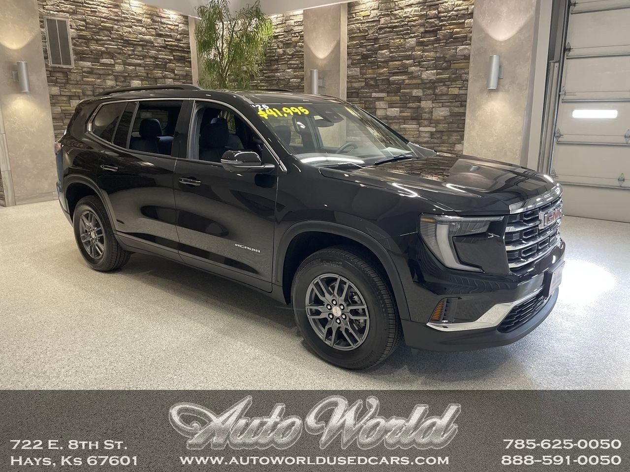 2025 GMC Acadia Elevation's photo