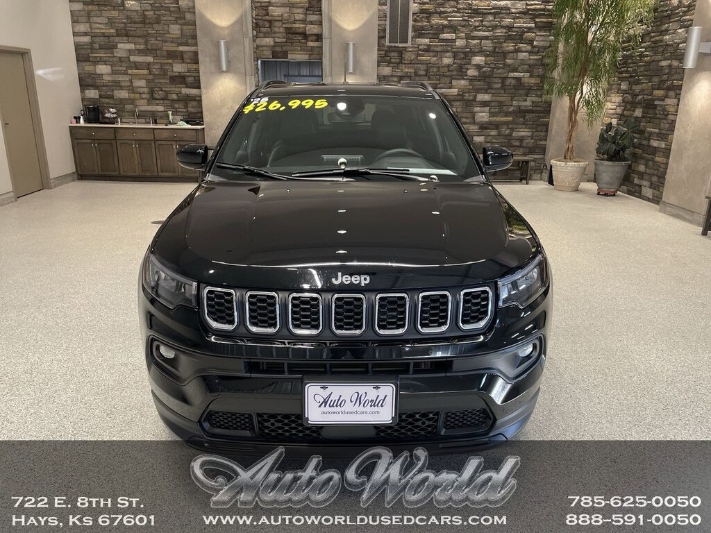 Used 2025 Jeep Compass Latitude SUV