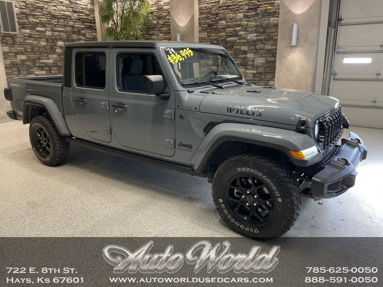 2024 Jeep Gladiator Willys's photo