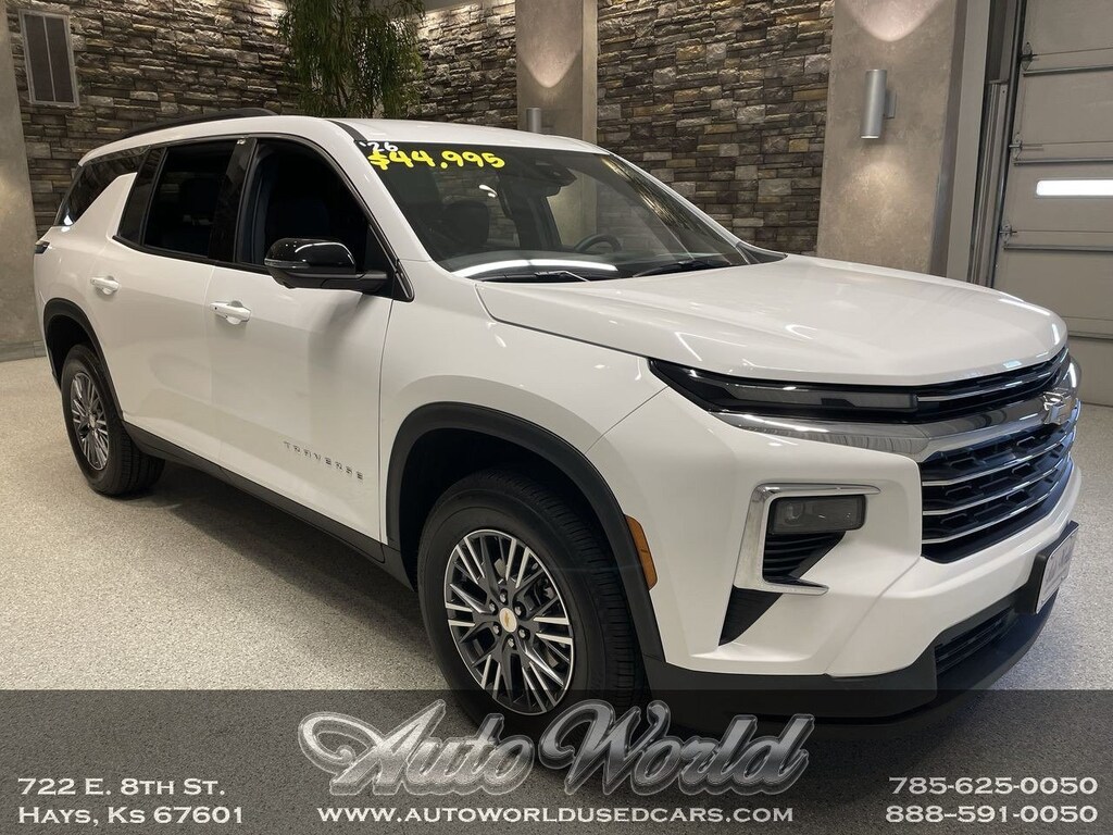Used 2026 Chevrolet Traverse LT SUV