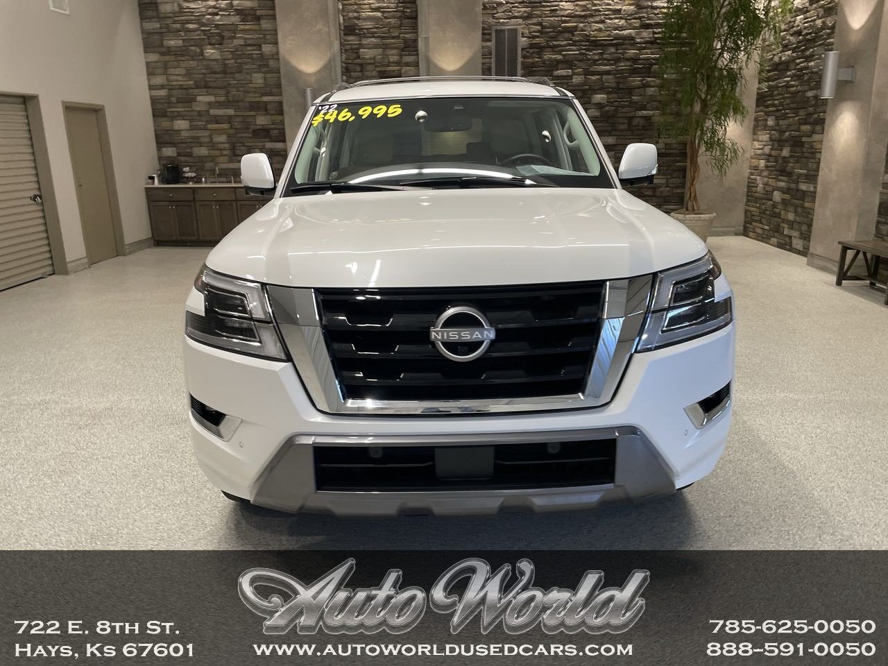 2022 Nissan Armada SL - Photo 2