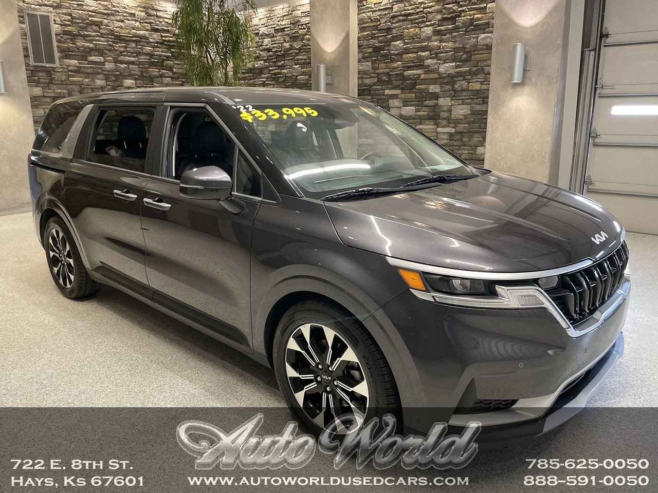2022 Kia Sedona EX's photo