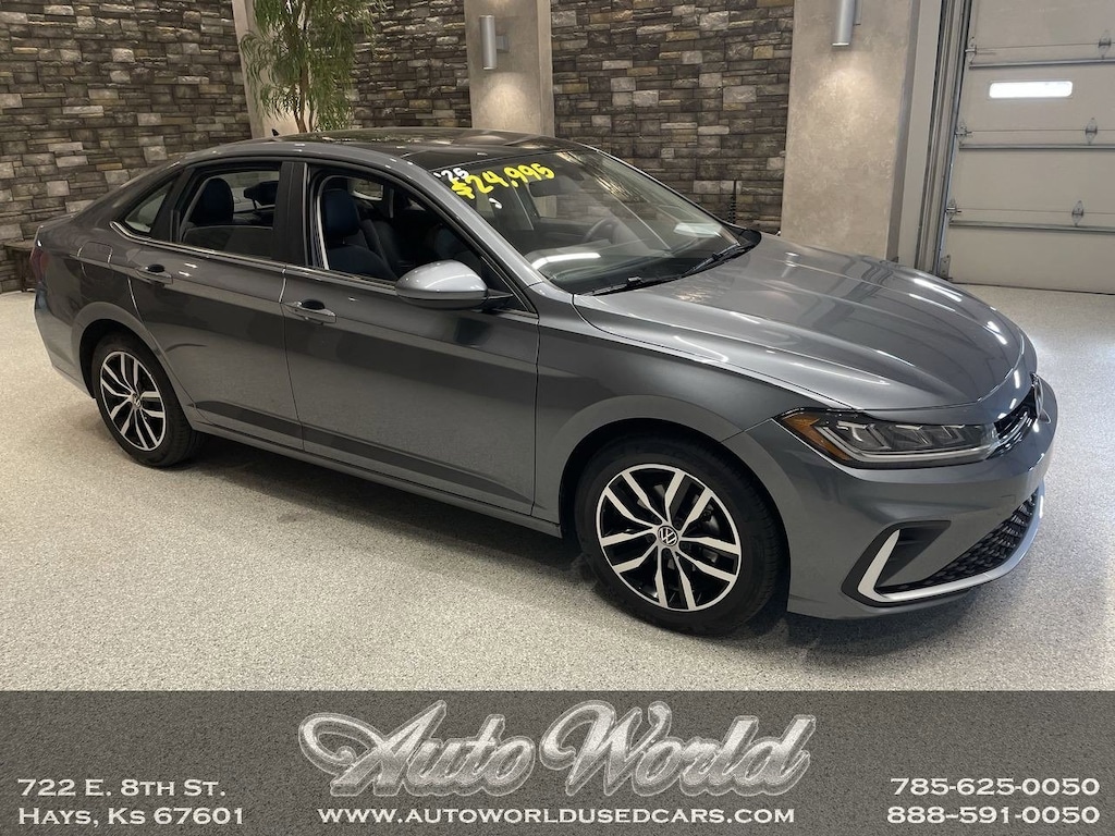 Used 2025 Volkswagen Jetta 1.5T SE Sedan