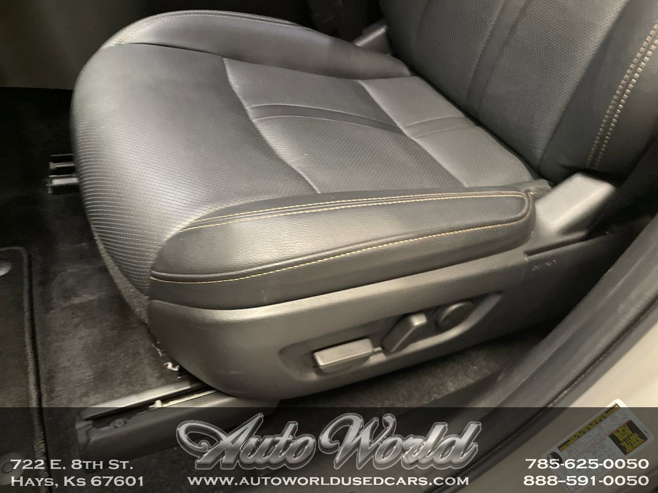 2025 Mazda CX-90 Preferred Package - Photo 8
