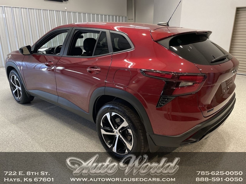 Used 2025 Chevrolet Trax 1RS SUV