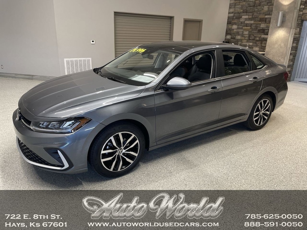 Used 2025 Volkswagen Jetta 1.5T SE Sedan