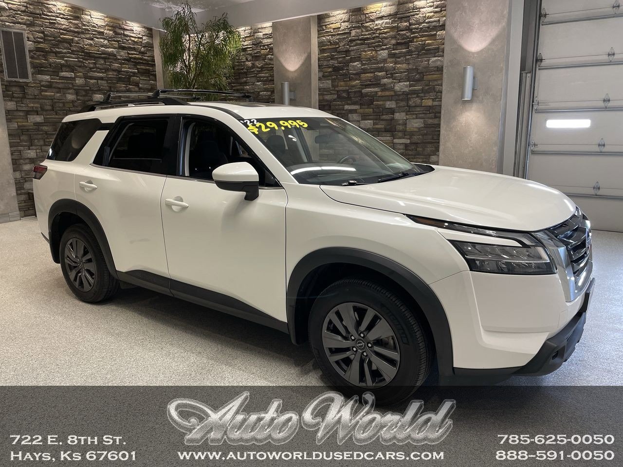 2022 Nissan Pathfinder SV