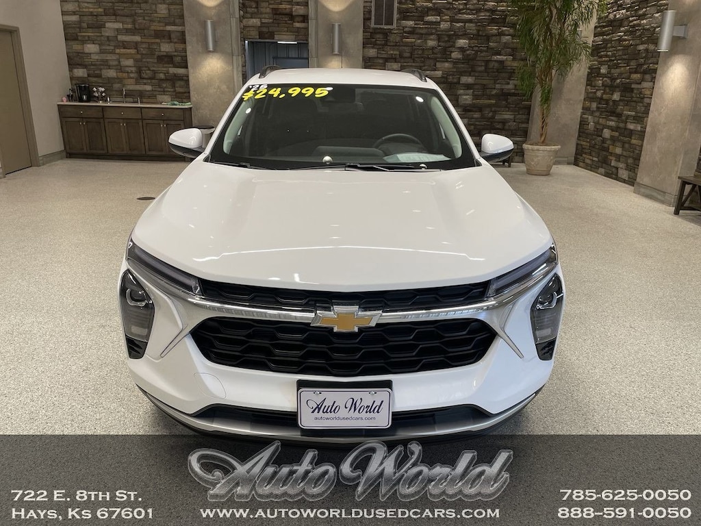 Used 2025 Chevrolet Trax LT SUV
