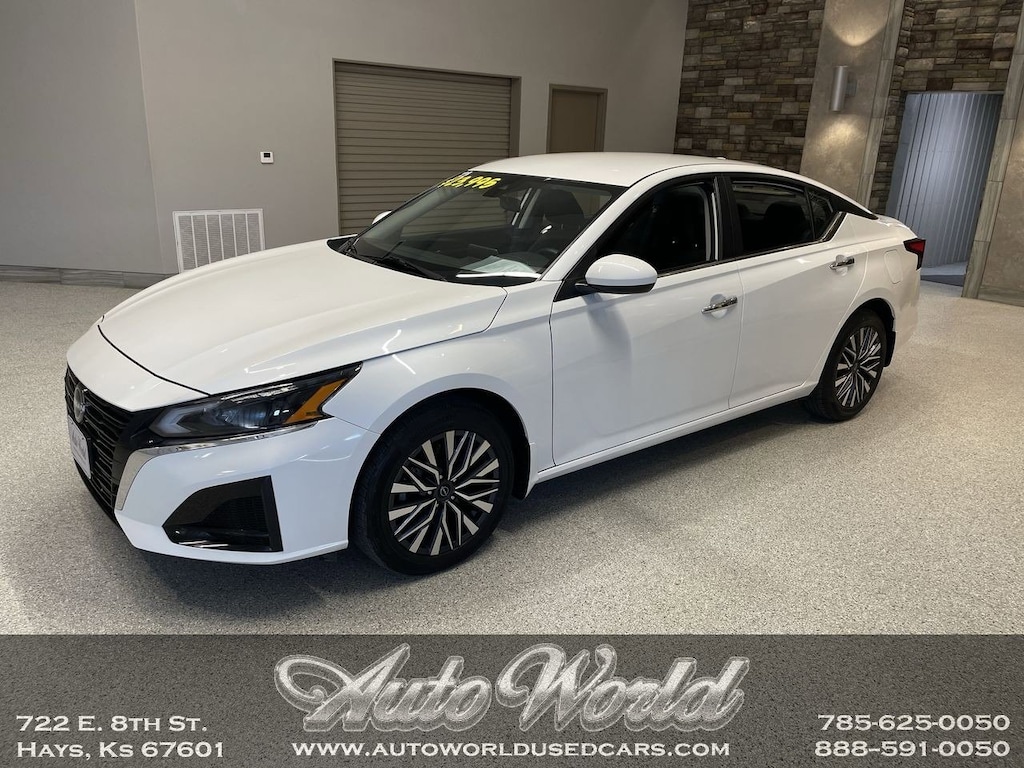 Used 2023 Nissan Altima 2.5 SV Sedan