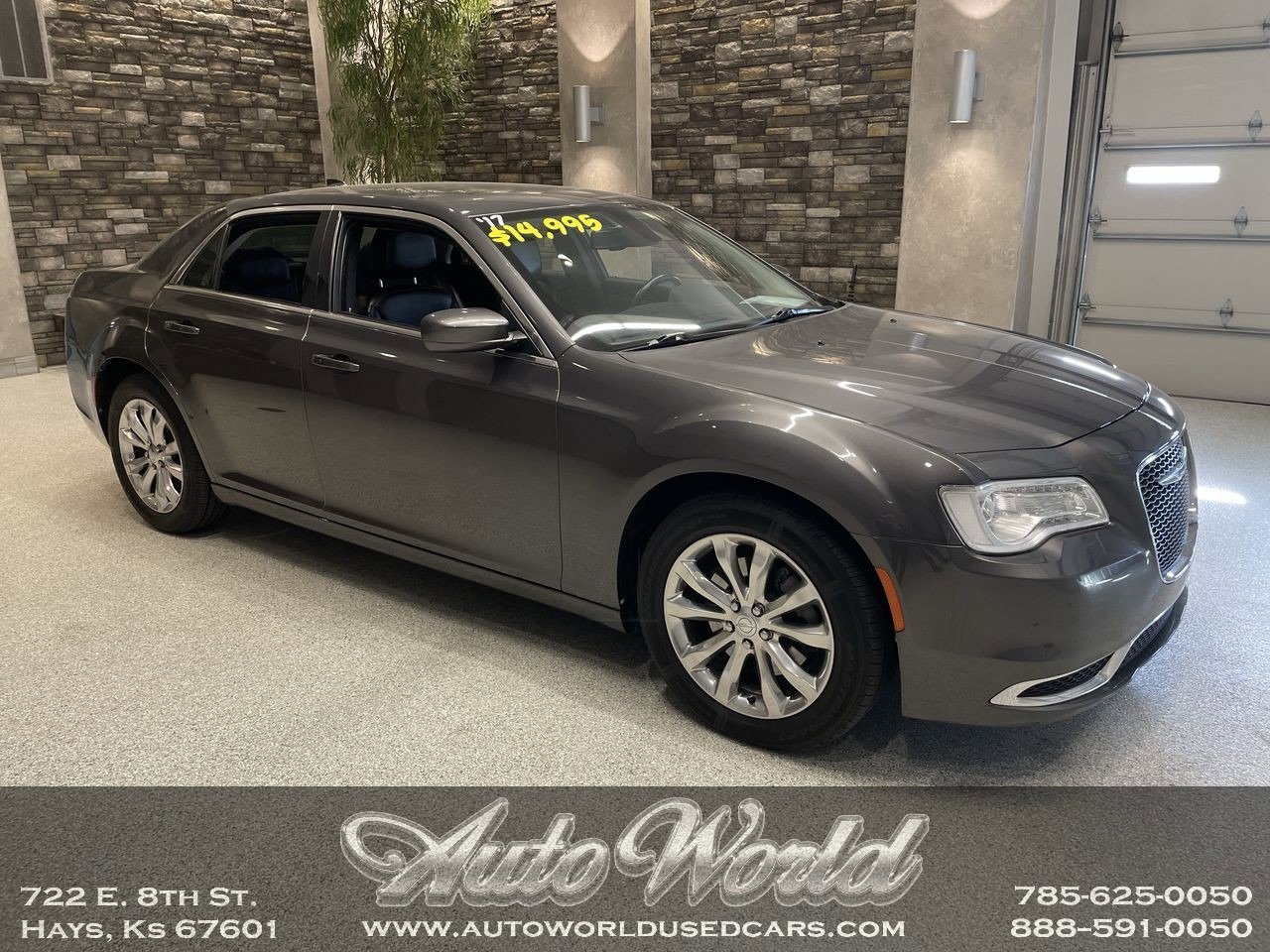 2017 Chrysler 300 Limited