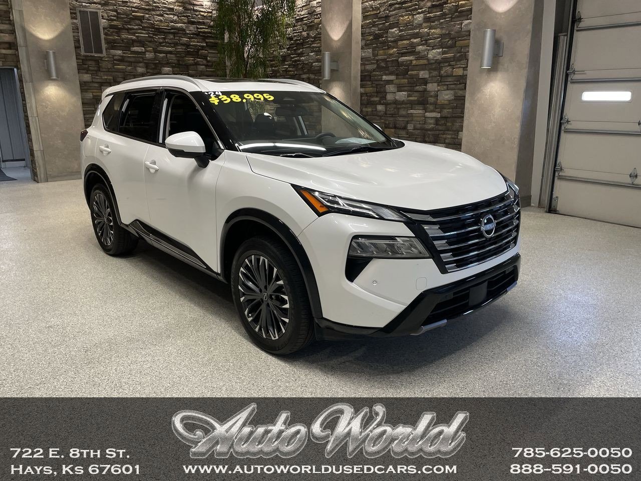 2024 Nissan Rogue Platinum's photo