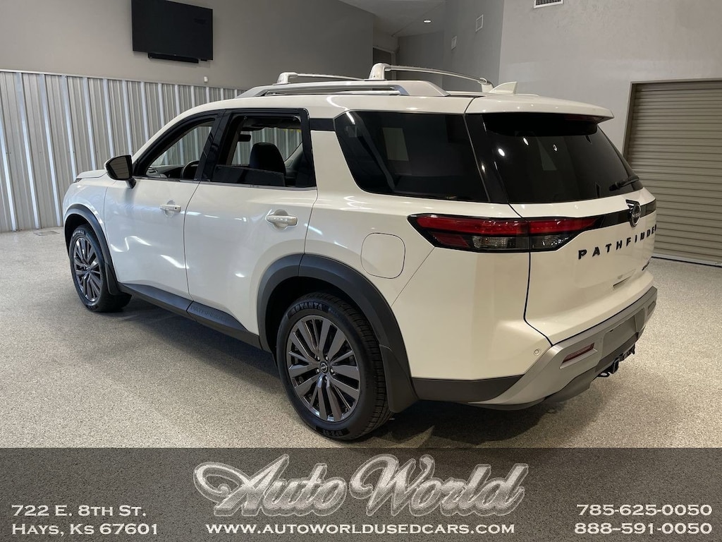 Used 2023 Nissan Pathfinder SL SUV