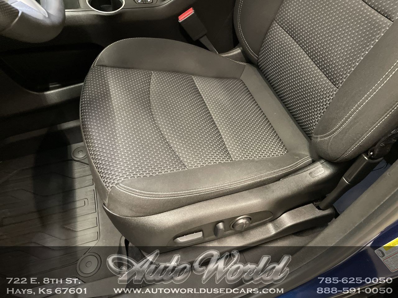 2022 GMC Terrain SLE - Photo 8