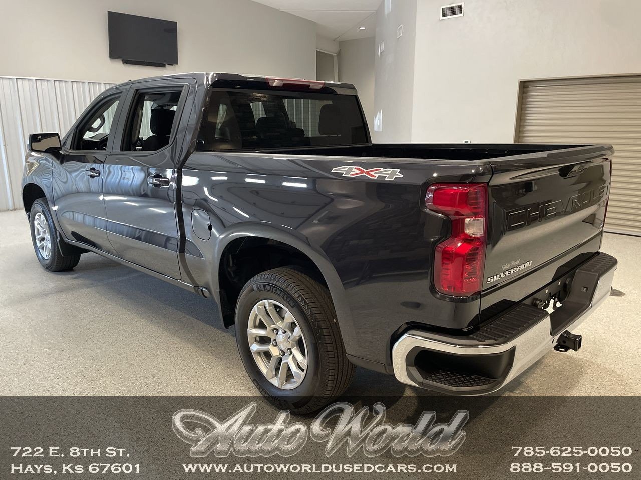 Used 2024 Chevrolet Silverado 1500 LT w/1LT Truck Crew Cab