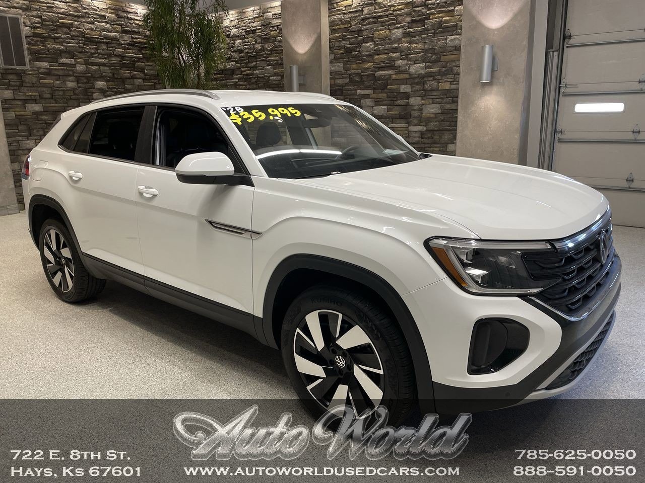 2025 Volkswagen Atlas Cross Sport 2.0T SE w/Tech's photo