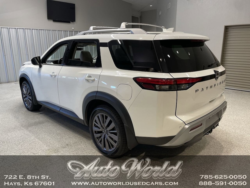 Used 2023 Nissan Pathfinder SL SUV