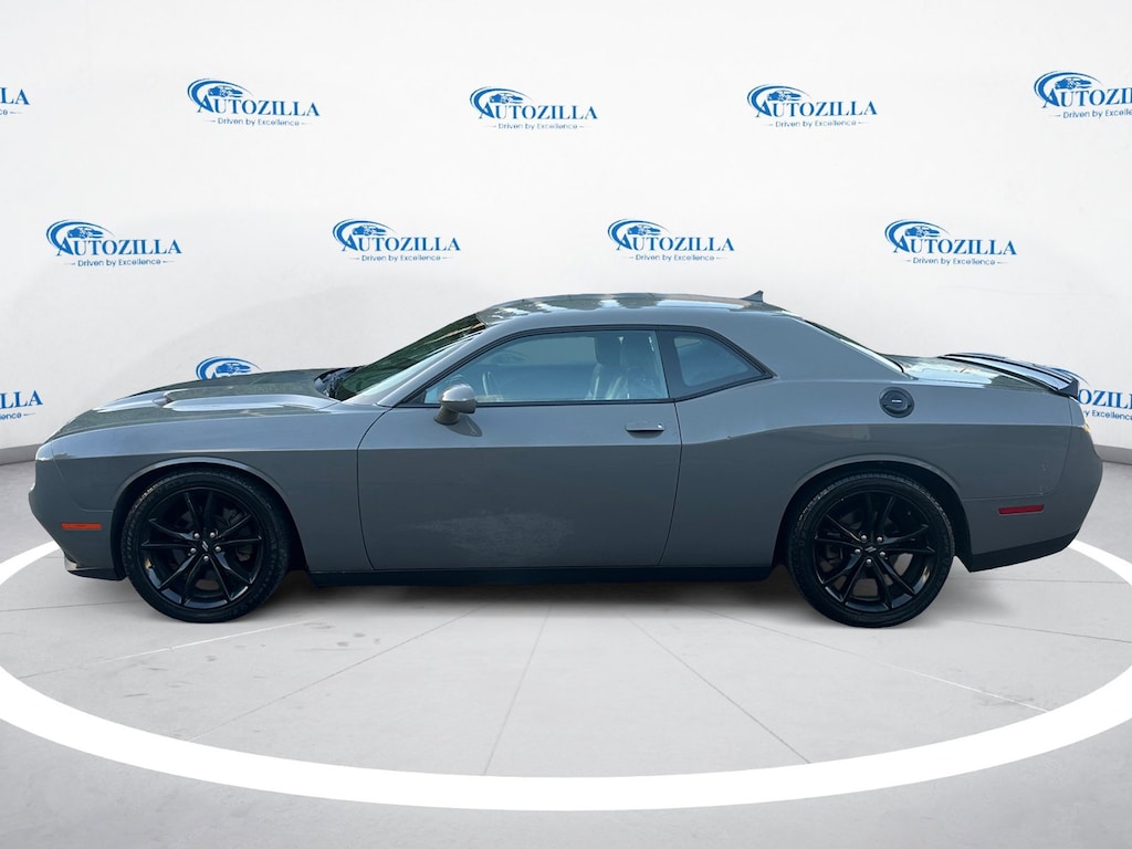 Used 2017 Dodge Challenger SXT Coupe