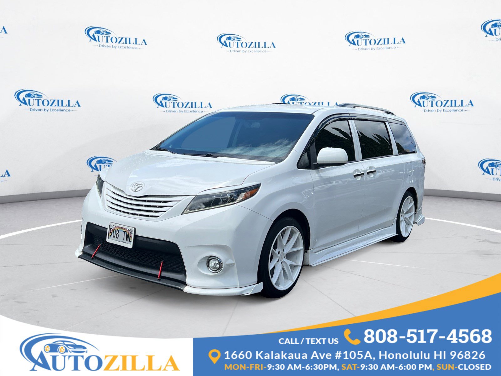 2017 Toyota Sienna SE V6 8-Passenger's photo