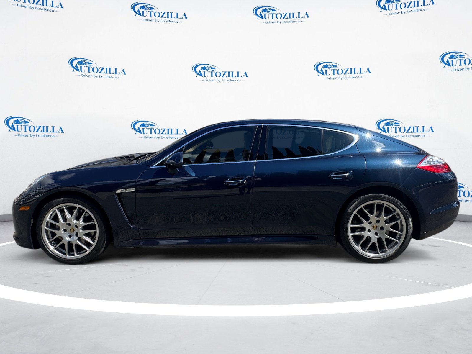 2013 Porsche Panamera 4S photo 2