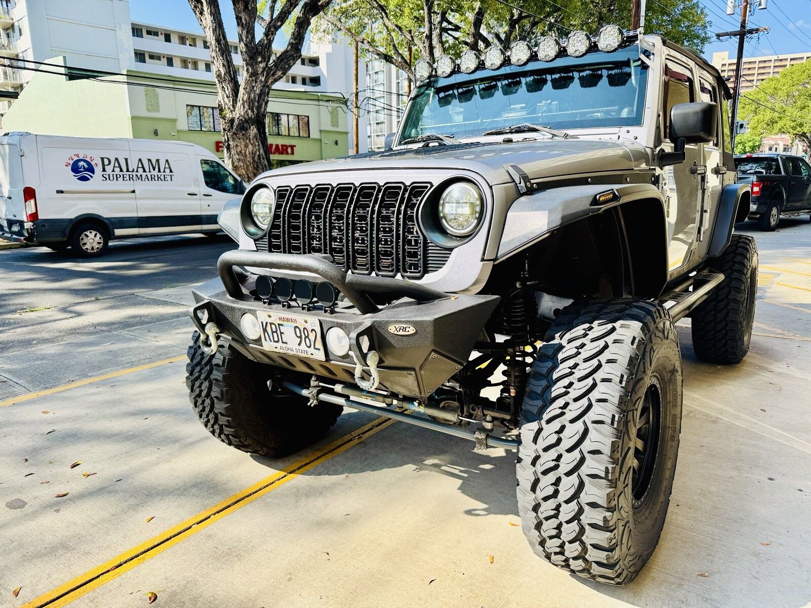 2013 Jeep Wrangler Unlimited Sahara photo 3
