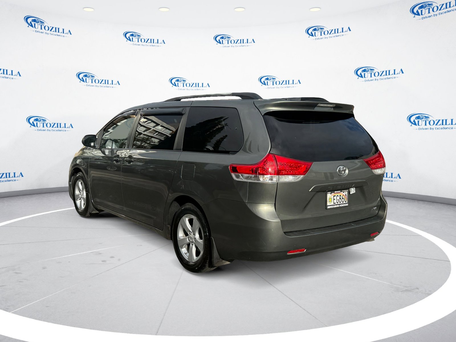 2012 Toyota Sienna photo 3