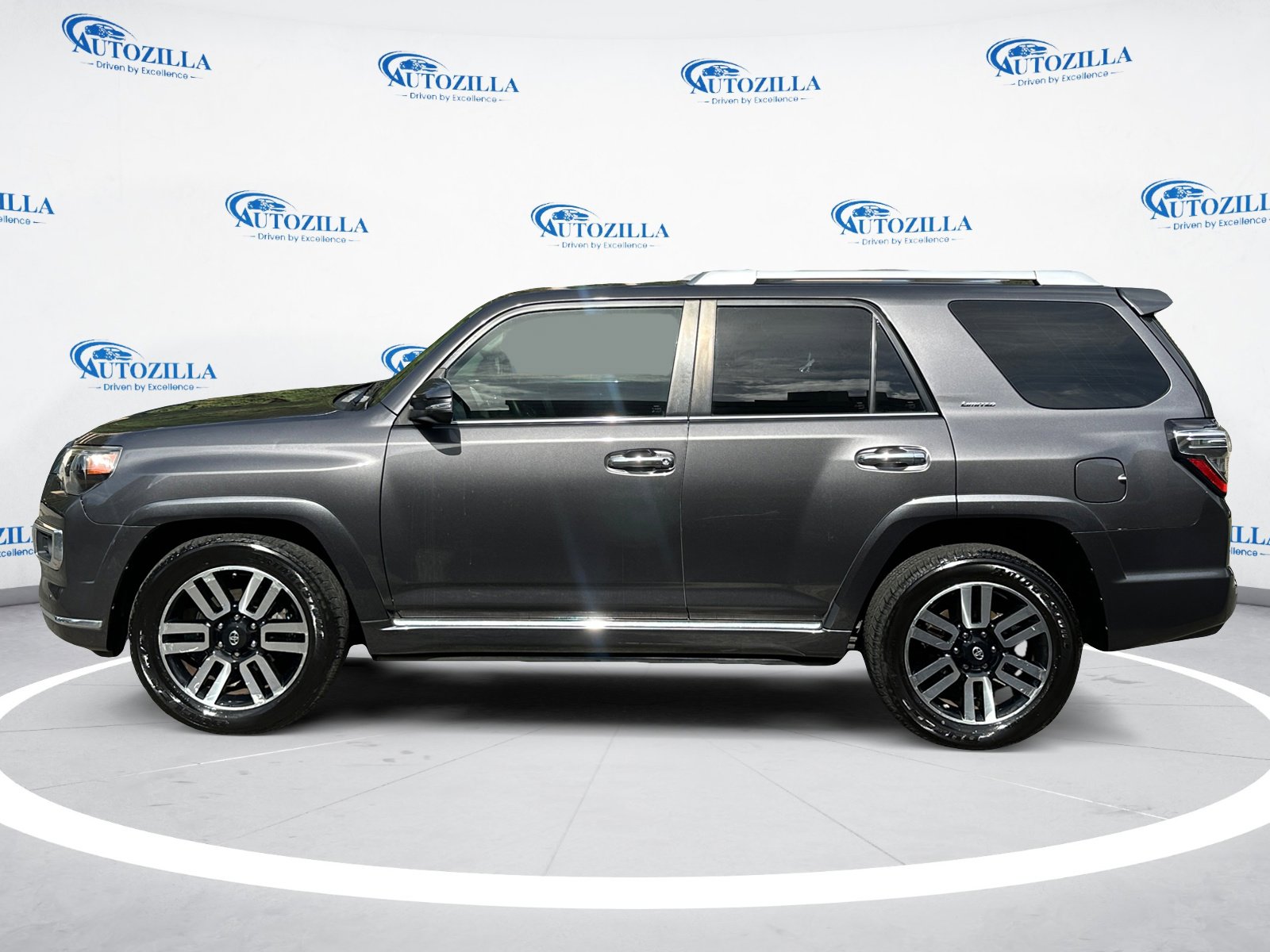2016 Toyota 4Runner SR5 Premium photo 2
