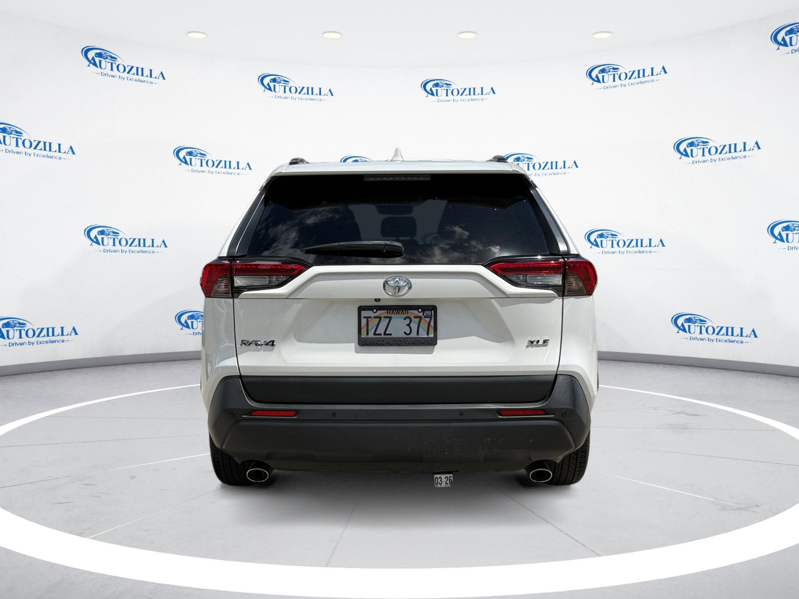 2020 Toyota RAV4 XLE Premium photo 3