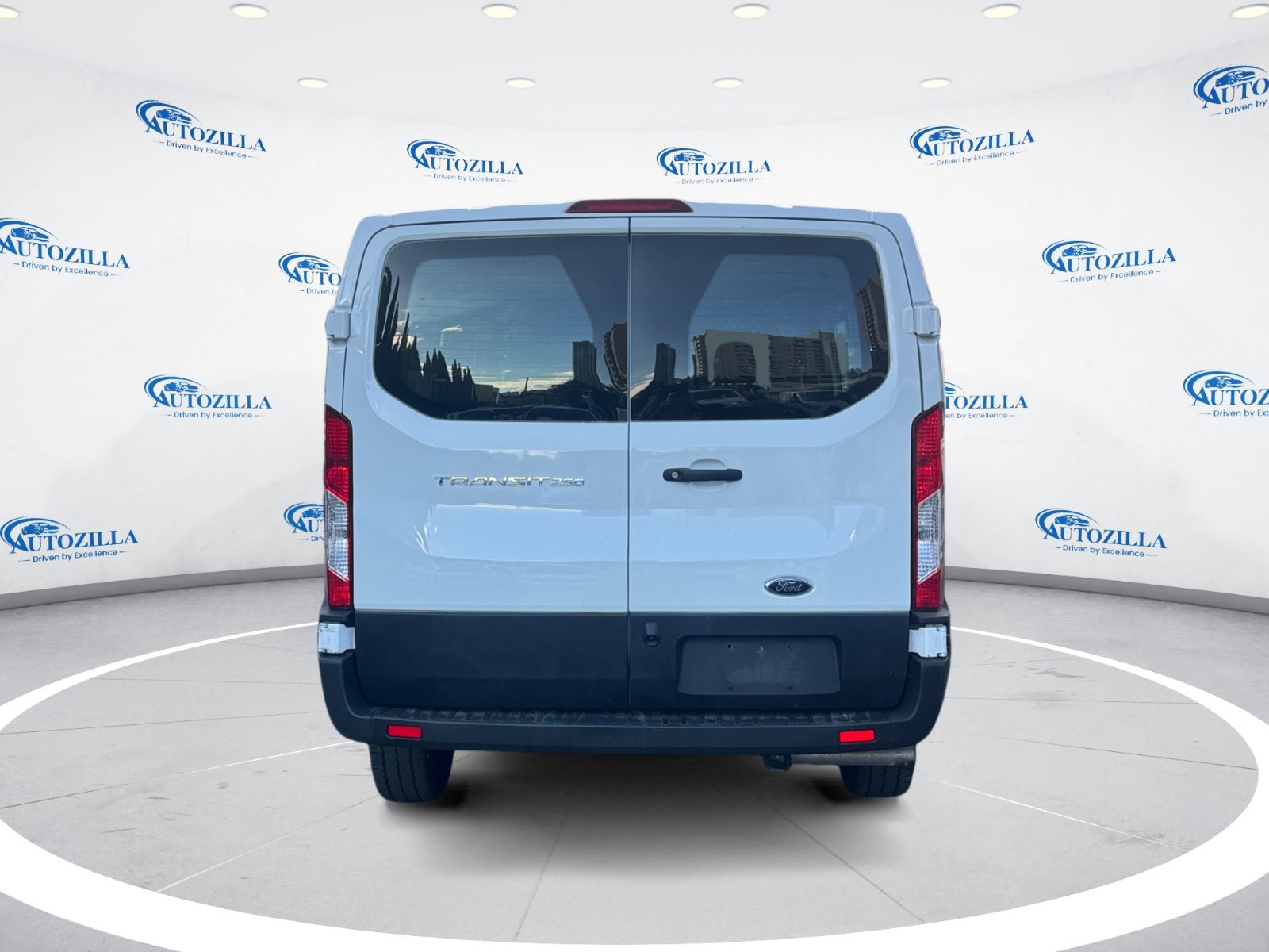 2023 Ford Transit photo 3