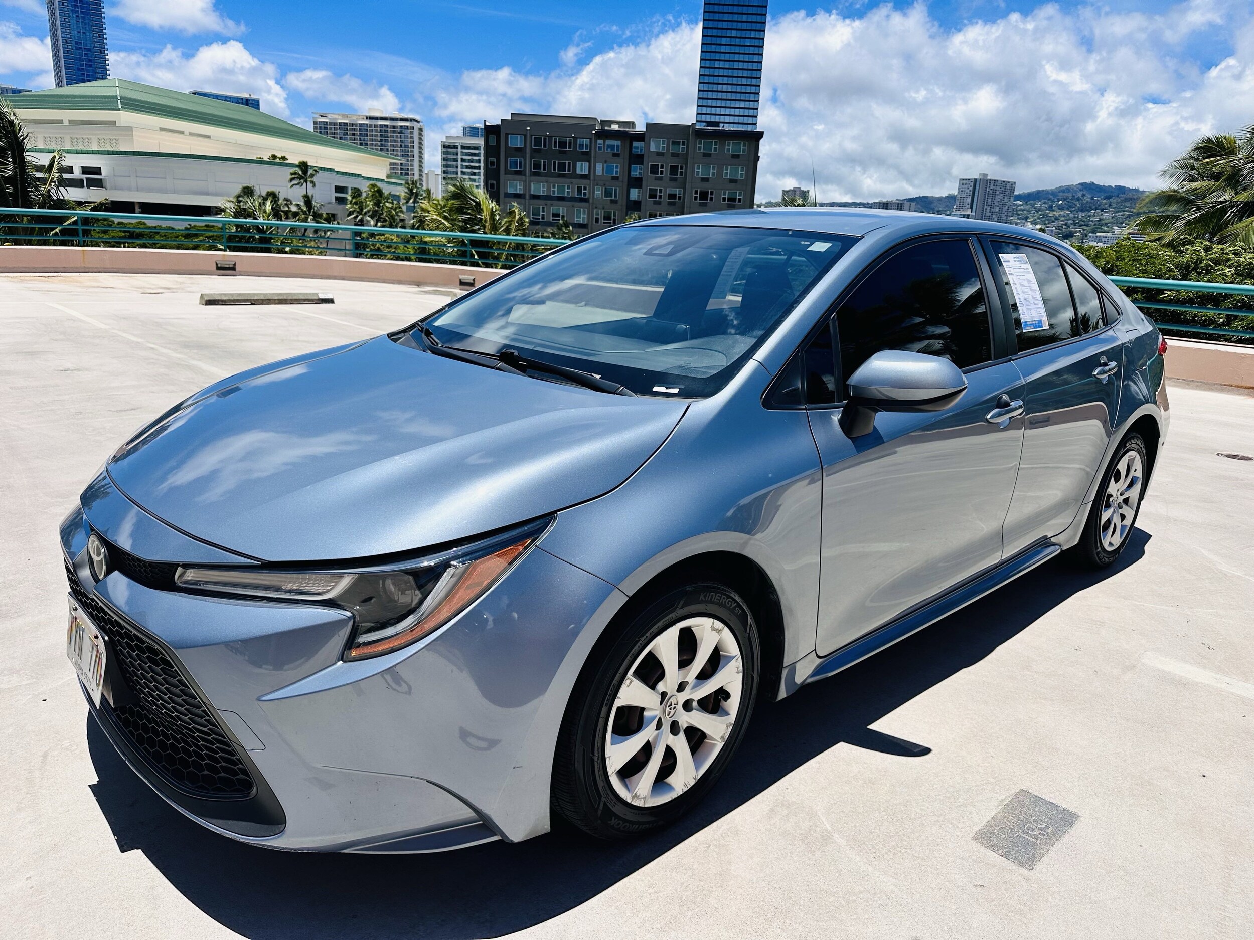 2020 Toyota Corolla LE photo 3