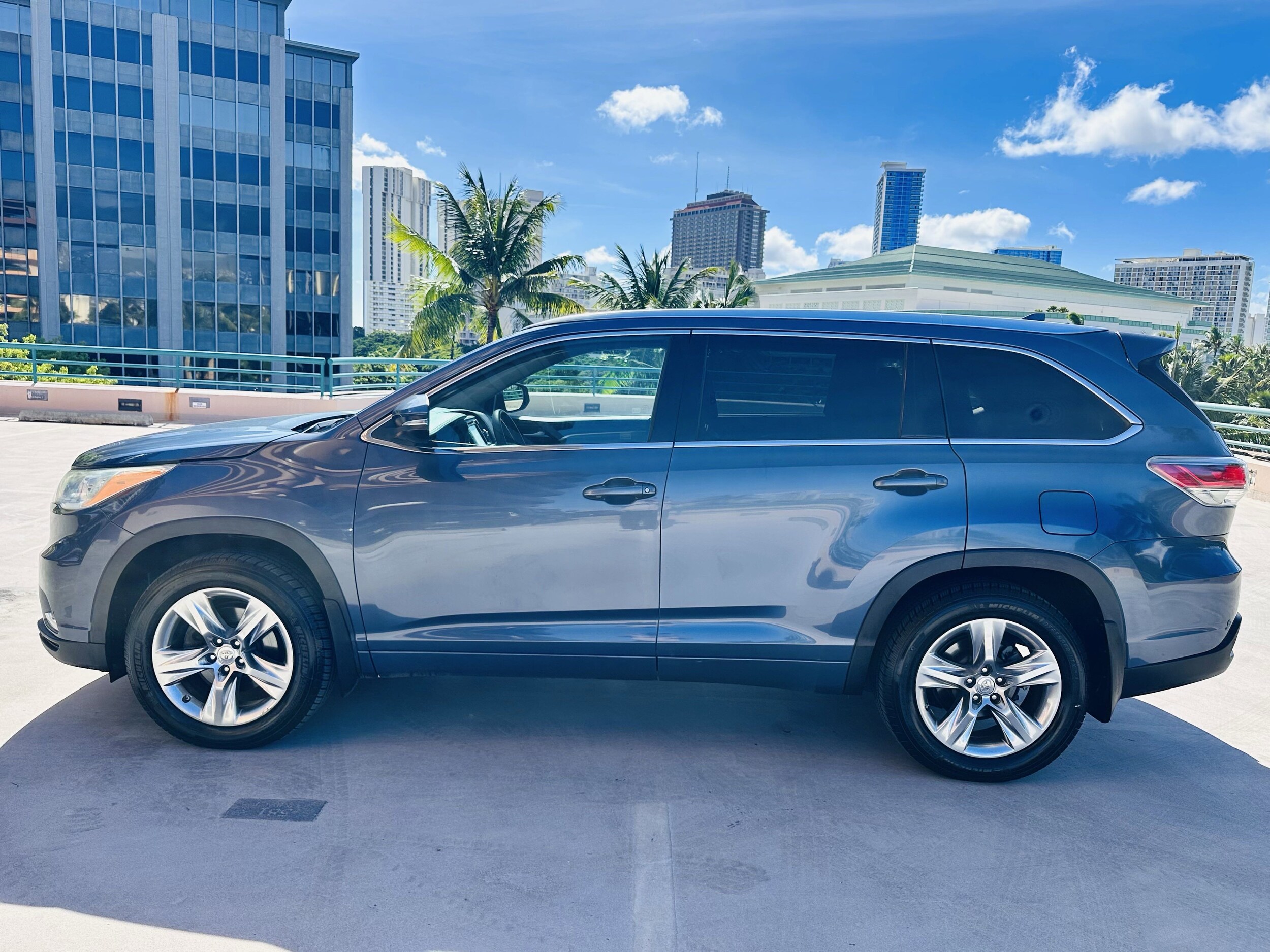 2015 Toyota Highlander Base Hybrid photo 4
