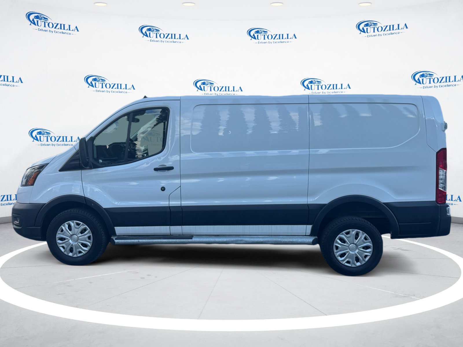2023 Ford Transit photo 2