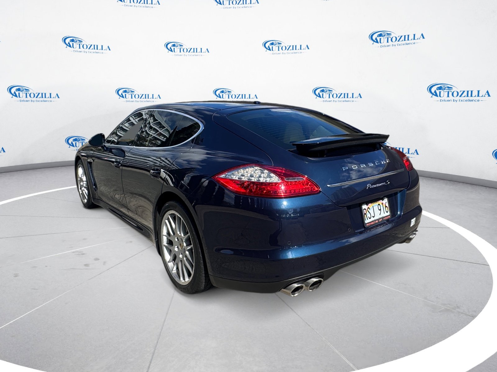 2013 Porsche Panamera 4S photo 3