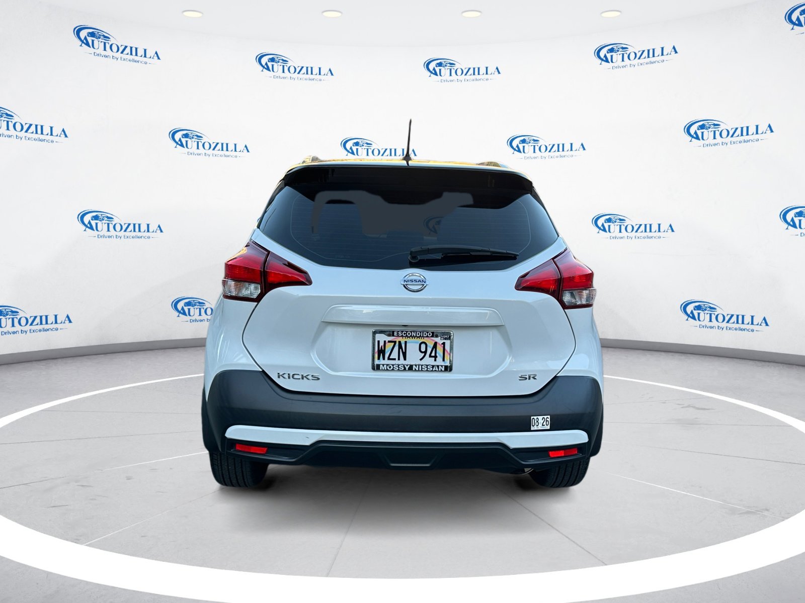2019 Nissan Kicks SR photo 4
